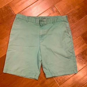 Izod saltwater stretch shorts